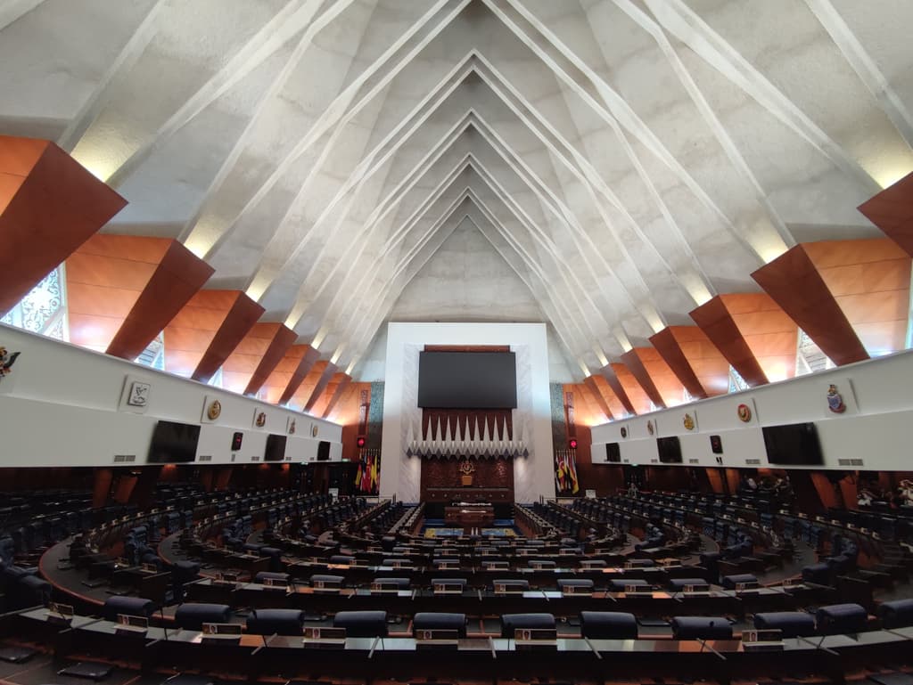 icon for Malaysian parliament dissolved by..?