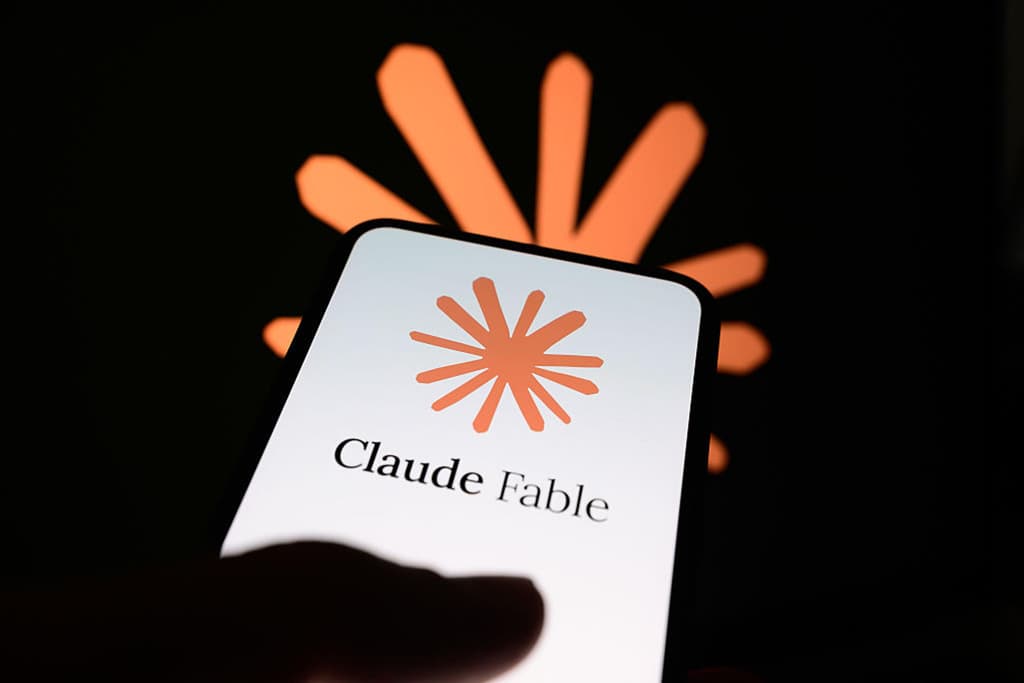 icon for ¿El gobierno de EE. UU. rescinde la prohibición de extranjeros de Claude Fable 5 antes de...?