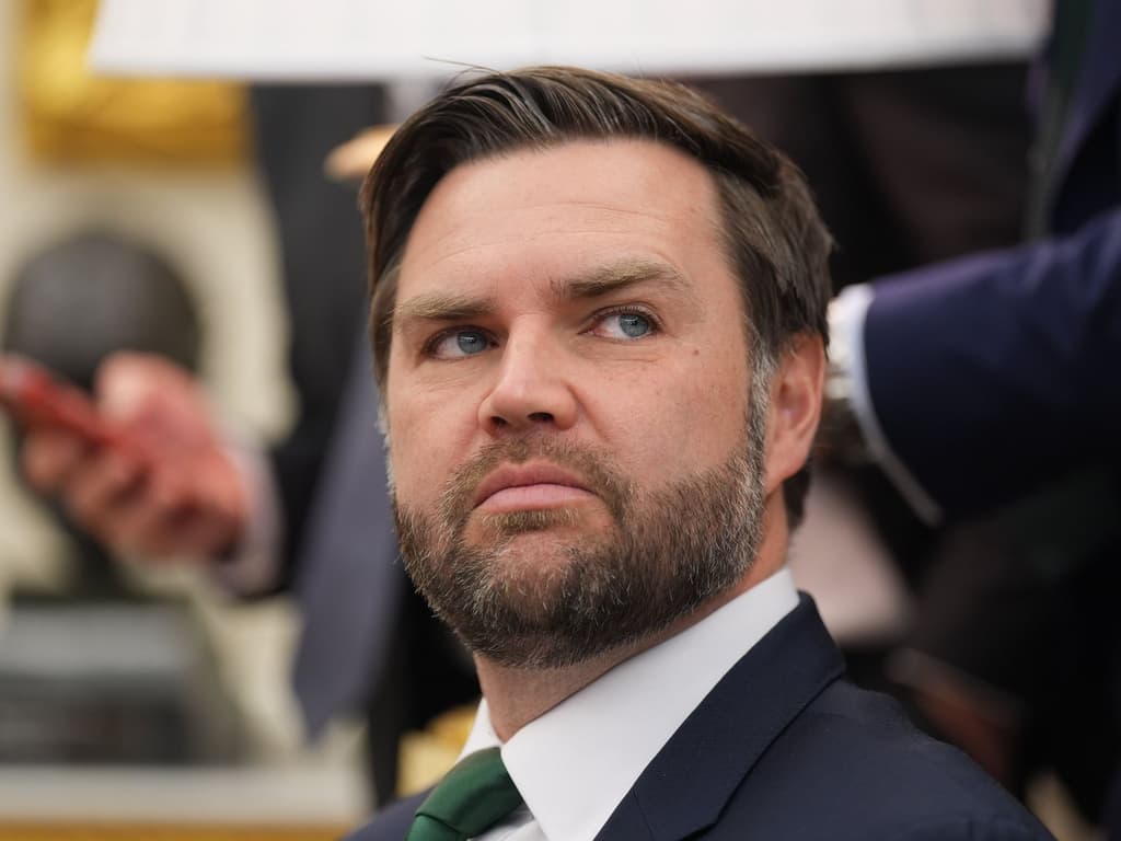 What will JD Vance say during remarks in Des Moines?
